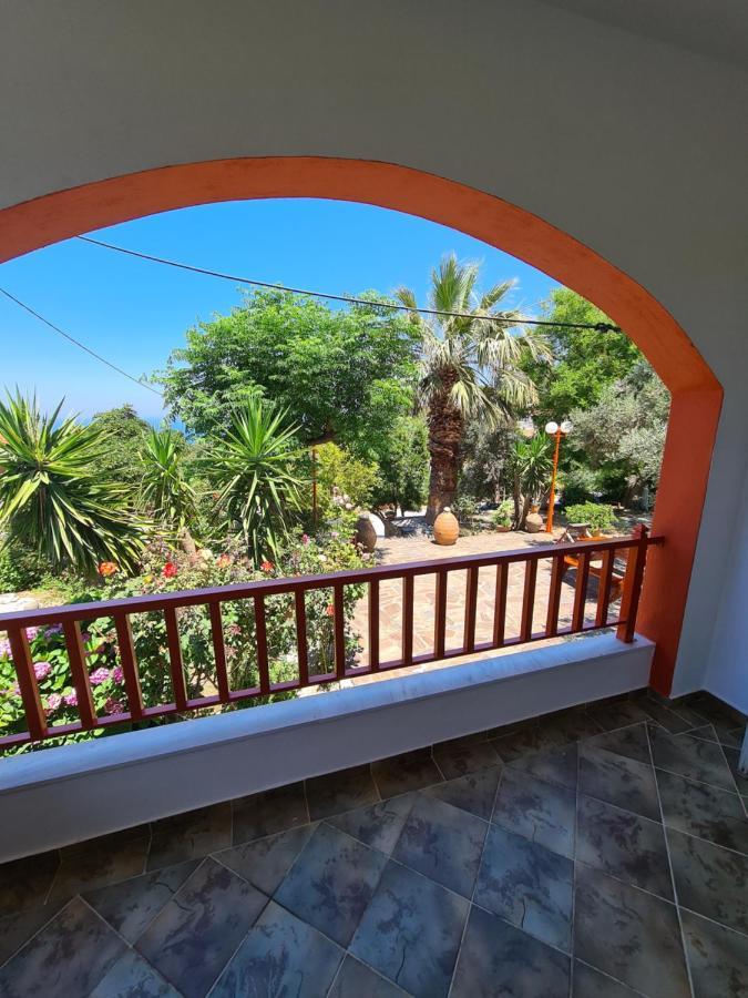 Raches  Spitikariotiko Panoramic Home מראה חיצוני תמונה